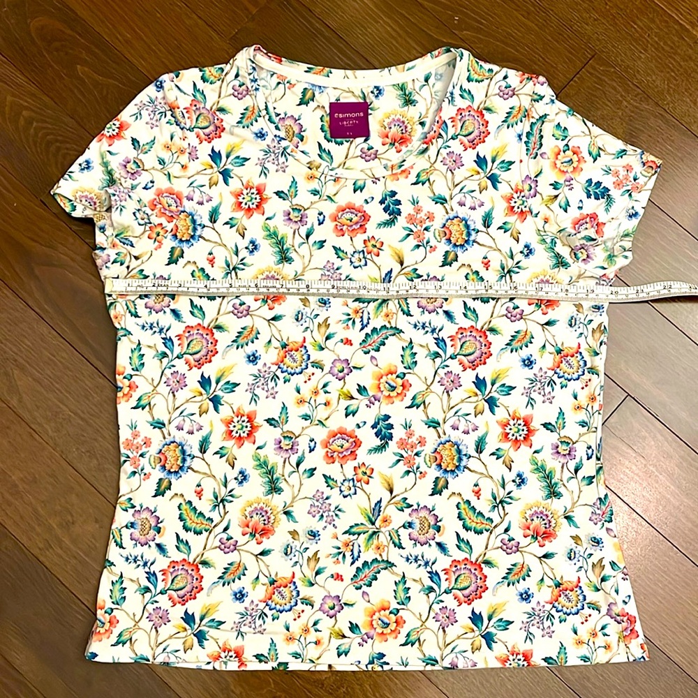 Simons - Liberty printed top - size L